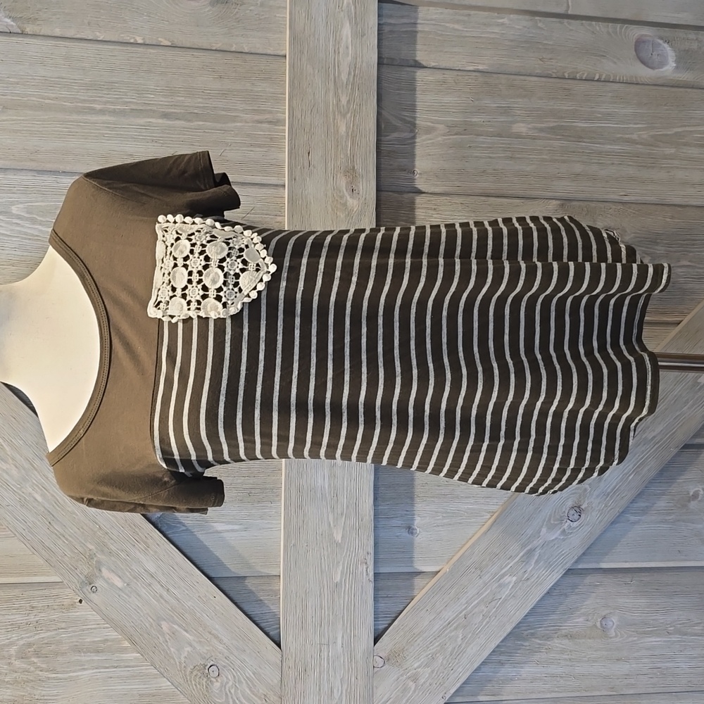 Moa Moa Green Casual Tee